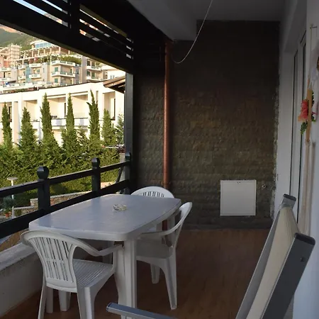 Aquamarine 2, * Vlorë