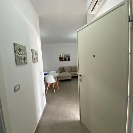 Aquamarine 2, Apartment