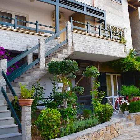 Aquamarine 2, Vlorë