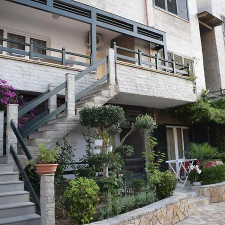 Aquamarine 2, Vlorë