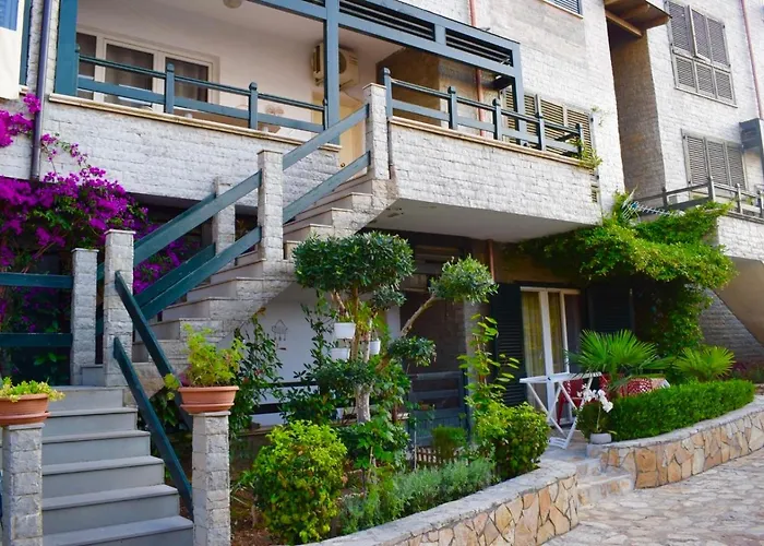 Aquamarine 2, Vlorë